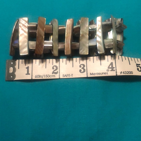 Shell Bracelet - Picture 3 of 4